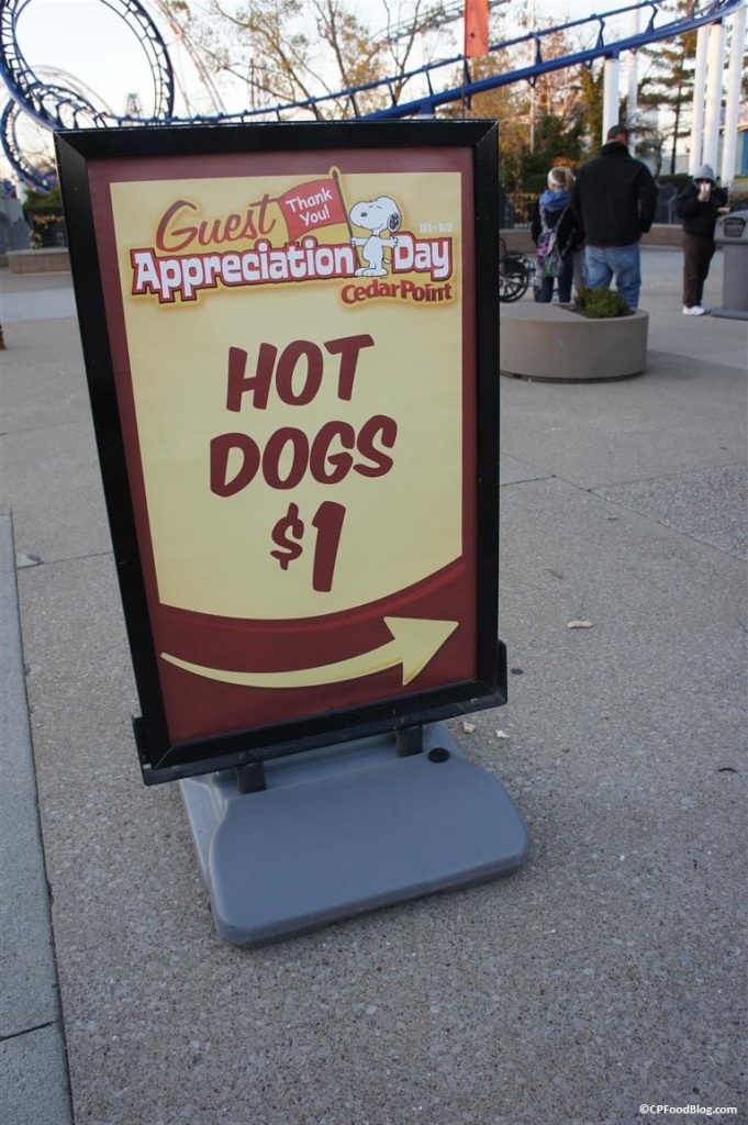 141102 Cedar Customer Appreciation $1 Hot Dogs