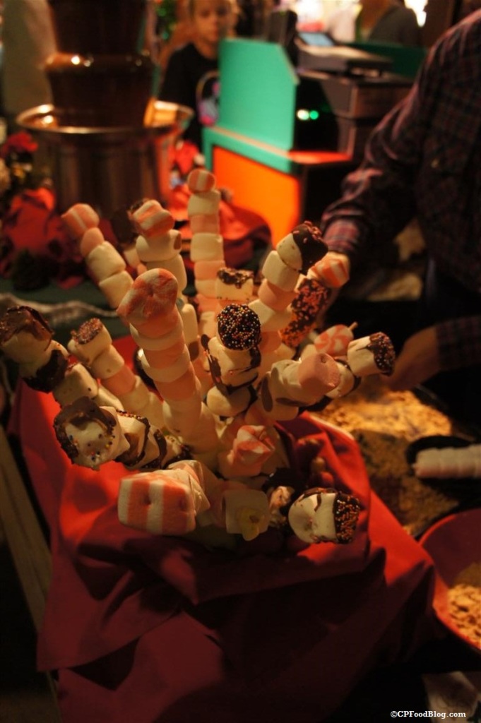 141125 Knott's Santa's Christmas Cabin Marshmallow Sticks