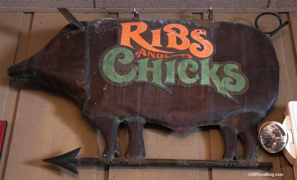 150616 Cedar Point Vintage Ribs and Chicks Sign