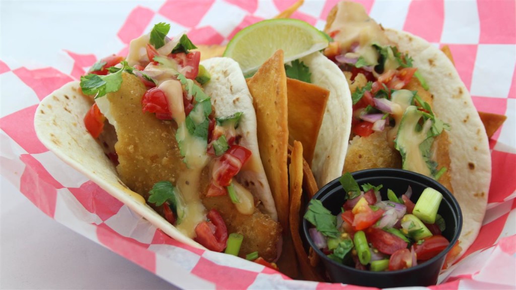 150629 Kings Dominion Fish Tacos with Fresh Fried Chips and Pico ©Paul Maloney