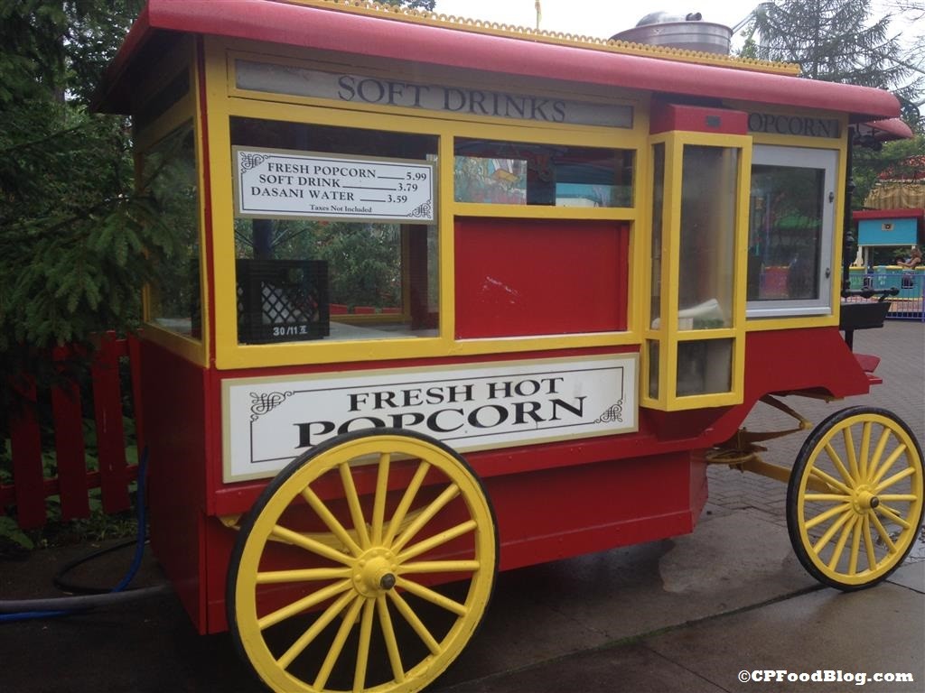 150717 Canada's Wonderland Popcorn Cart