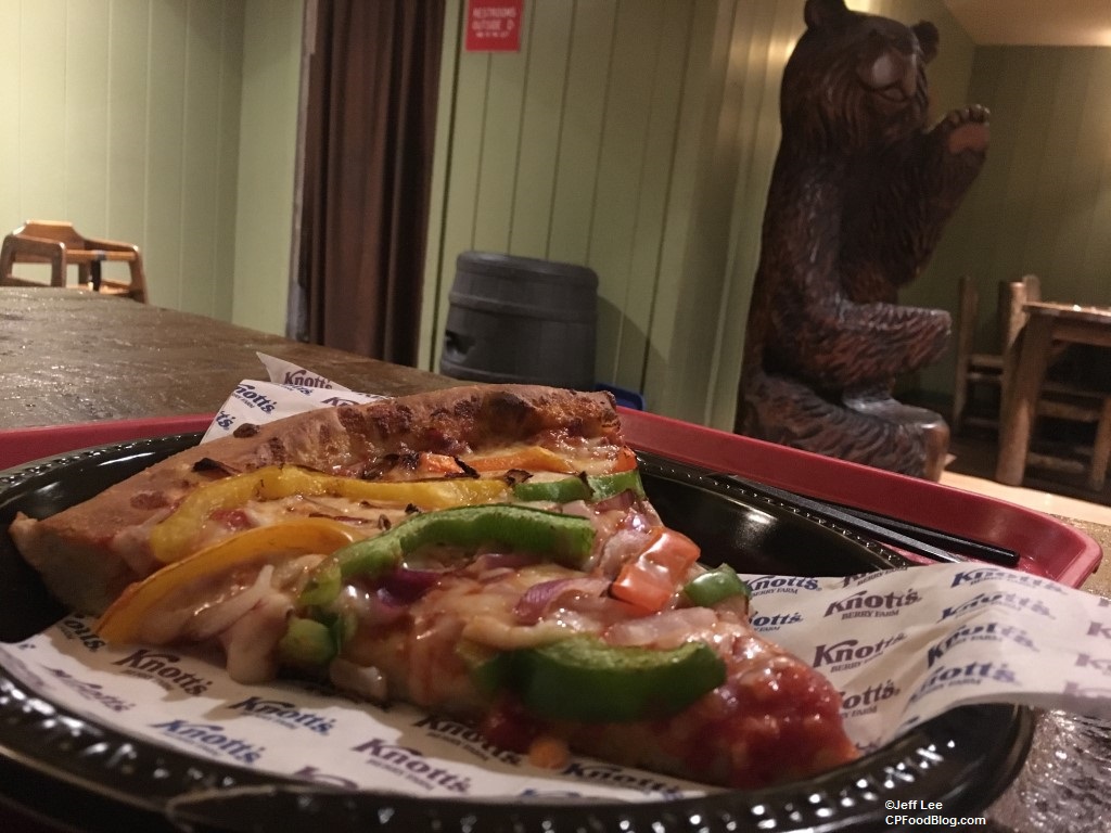 Review: Knott's Berry Farm Grizzly Creek Lodge Veggie Pizza - FUN Food Blog