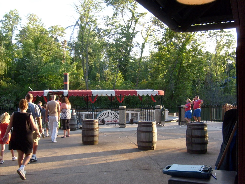 Cedar Point Snake River Expedition Takes on Former Paddlewheel ...