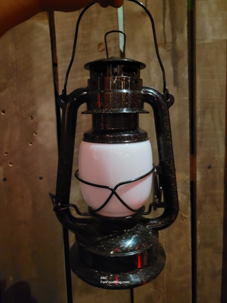 230827 Knott's Scary Farm Interactive Lantern ©AC